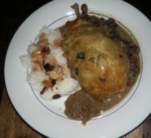 Pigeonneau-en-croûte,-sauce-foie-gras