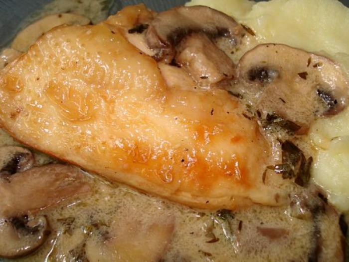 Poulet-aux-champignons-de-Paris