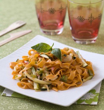 Tagliatelles à la tomate et aux légumes