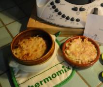 Cassolettes-de-macaronis-sur-lit-de-jambon