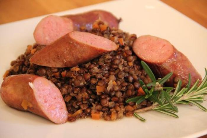 Saucisses aux lentilles (avec thermomix) Saucisses-aux-lentilles-(avec-thermomix)