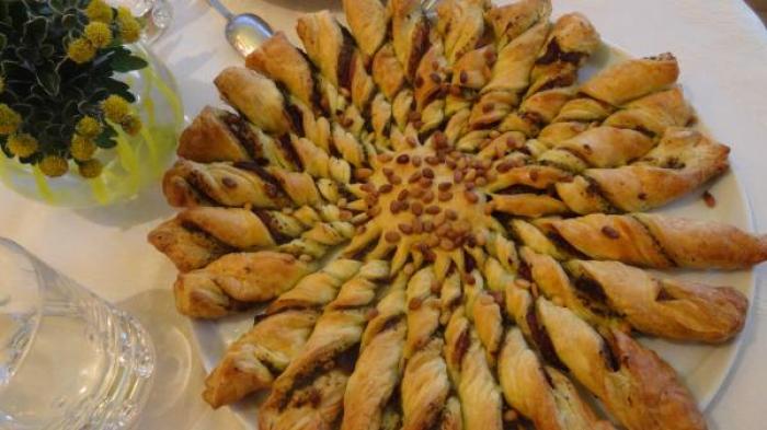 Tarte soleil au pesto de tormates et aux pignons Tarte-soleil-au-pesto-de-tormates-et-aux-pignons