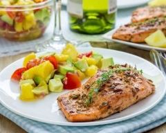 Pavé-de-saumon-et-sa-salsa-mangue-avocat