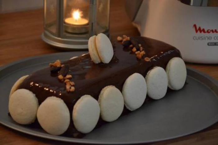 Bûche la rencontre : crème vanille bourbon et crème chocolat/fèves tonka (maëvab)-companion