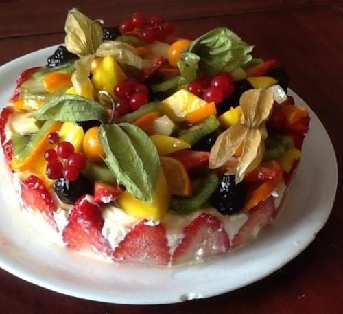 Génoise-mousseline-aux-fruits-(lilo)-companion