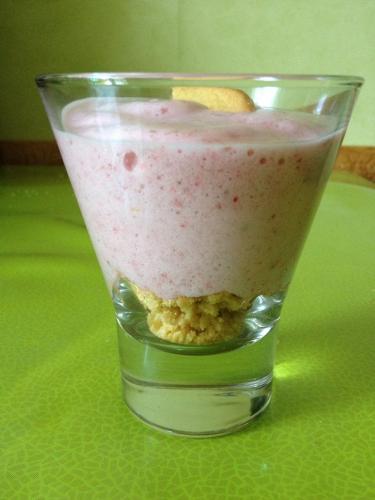 Mousse fraises et galettes bretonnes (nathaliego)-companion Mousse-fraises-et-galettes-bretonnes-(nathaliego)-companion