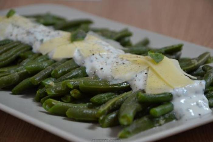 Salade de haricots verts et sa sauce au fromage blanc/citron/basilic (maëvab)-companion