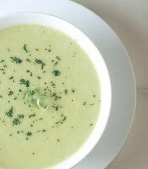 Soupe-détox-:-chou,-oignon,-carottes-et-céleri-rave-!-companion