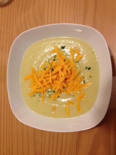 Velouté-de-chou-fleurs-et-mimolette-(delphineb)-companion