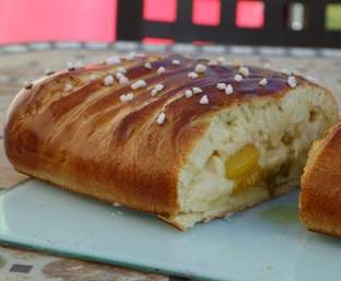 Brioche tressée fourrée à la crème et aux prunes-thermomix Brioche-tressée-fourrée-à-la-crème-et-aux-prunes-thermomix