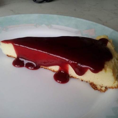 Gateau mousseux au fromage blanc, coulis de framboises (avec reste de fromage blanc et de framboises)-thermomix