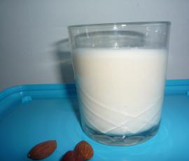 Lait d'amandes aux noisettes-thermomix Lait-d'amandes-aux-noisettes-thermomix