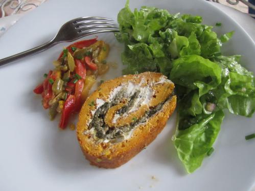 Roulé aux carottes, oseille (ou épinards) et fromage frais et sa compotée de poivrons-thermomix