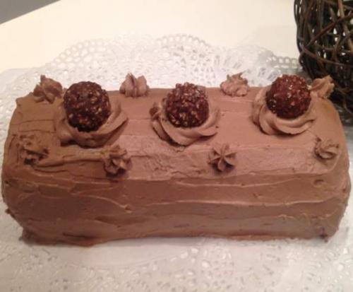 Bûche de noël au praliné, nutella et ferrero rochers-thermomix