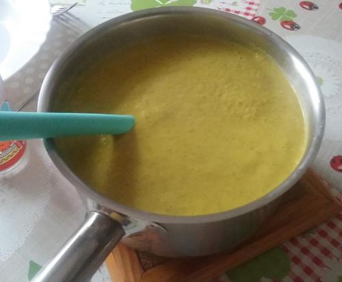 Crème de courgettes et carottes à la feta-thermomix Crème-de-courgettes-et-carottes-à-la-feta-thermomix
