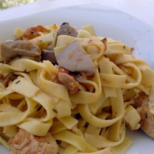 Poulet aux cèpes et à la tomate-thermomix Poulet-aux-cèpes-et-à-la-tomate-thermomix