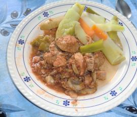 Rouelle-de-porc-façon-marengo-et-ses-légumes-vapeur-thermomix