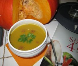 Velouté de potiron aux lardons fumés-thermomix Velouté-de-potiron-aux-lardons-fumés-thermomix