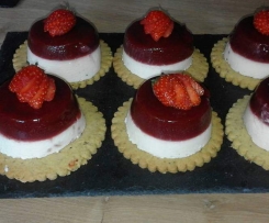 Panna cotta fraise sur sable pistaches-thermomix Panna-cotta-fraise-sur-sable-pistaches-thermomix