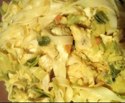 Poulet curcuma aux légumes & tagliatelles allégé