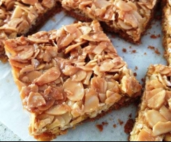 Croquants aux amandes sur pâte sablée