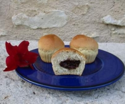 Petits pains au lait avec surprise au chocolat