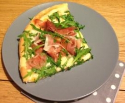 Pizza blanche roquette et coppa 