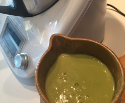 Soupe aux pieds de brocoli