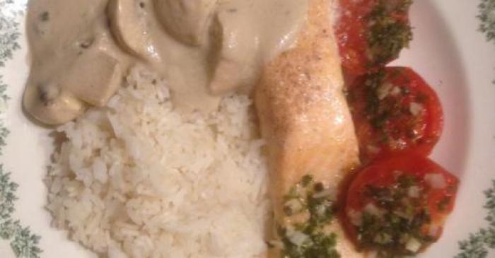 Saumon crème de champignons et tomates vapeur