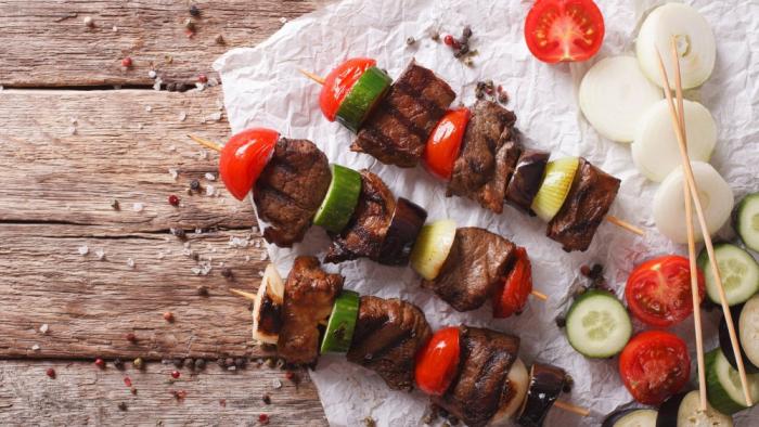 Brochette estivale gratin coquillette carottes Brochette-estivale-gratin-coquillette-carottes