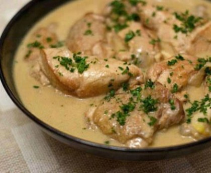 Poulet a la creme et aux champignons Poulet-a-la-creme-et-aux-champignons
