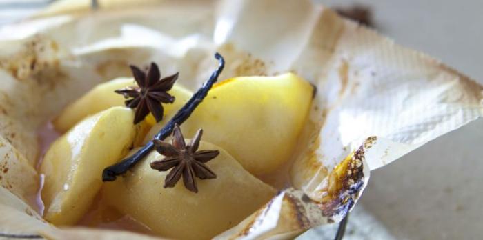 Papillotes-de-poires-à-la-vanille-et-à-la-badiane