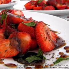 Fraises au caramel de vinaigre balsamique Fraises-au-caramel-de-vinaigre-balsamique-