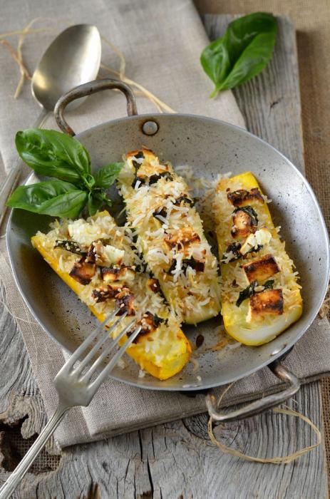 Courgette-farcie-riz-féta-menthe