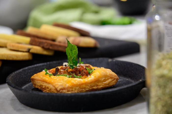 Pissaladiere nicoise aux oignons confits