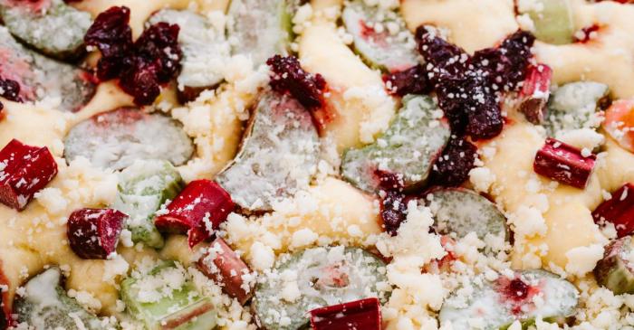 Crumble fraise-rhubarbe aux amandes