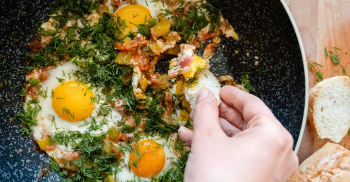 Shakshuka aux œufs pochés