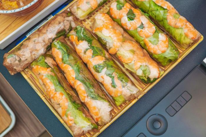 Rouleaux de printemps aux crevettes et menthe