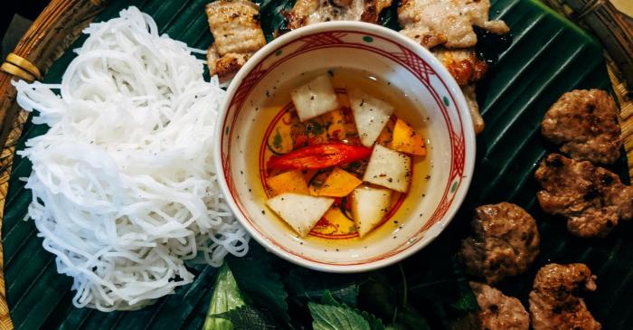 Bun cha de hanoi (porc grille et vermicelles de riz)
