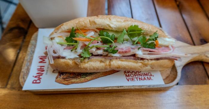 Banh mi vietnamien au porc marine