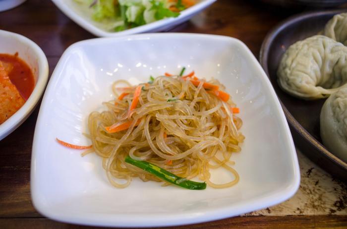 Japchae, vermicelles coreens saute aux legumes