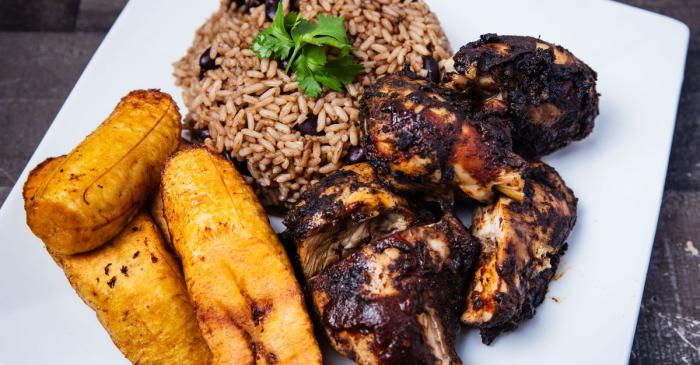 Jerk chicken jamaicain, le poulet grille marine au piment antillais et aux epices