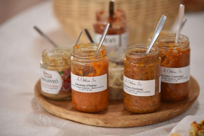 Ajvar, la tartinade serbe de poivrons rouges grilles